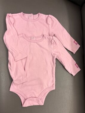 2 Disney Baby Onesies Pink 12 months